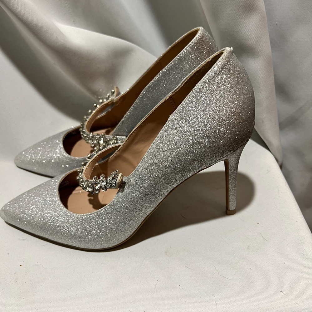 BCBGeneration Silver Glitter Heels NWB size 7 - Picture 2 of 9